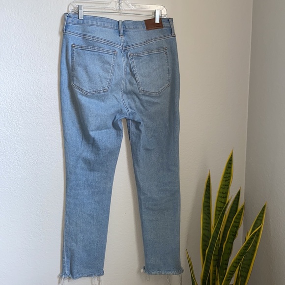 Madewell The Perfect Vintage Jean in Coffey Wash: Worn-In Edition Raw Hem 31 - Picture 4 of 9